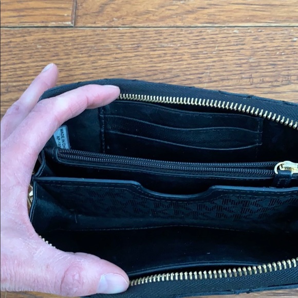 Michael Kors wristlet/wallet - Picture 5 of 5